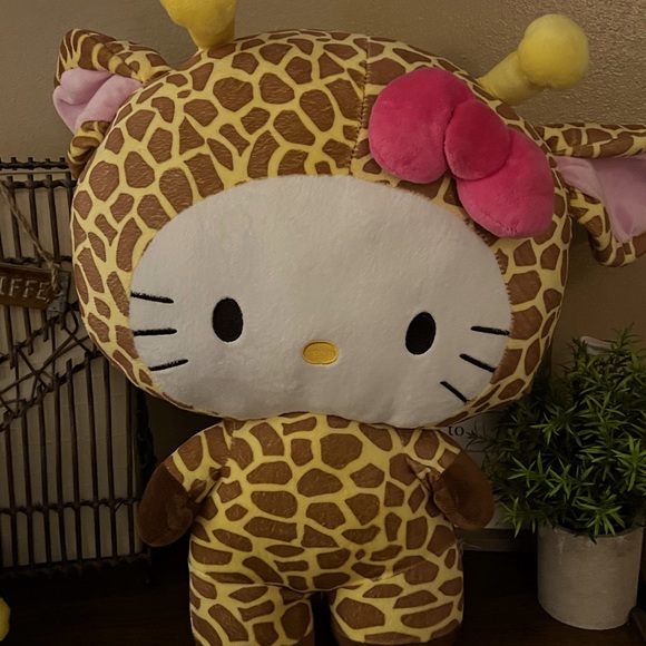 Hello Kitty Other - 20in Hello Kitty in Giraffe Costume